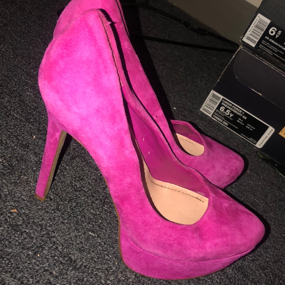 Jessica Simpson pumps